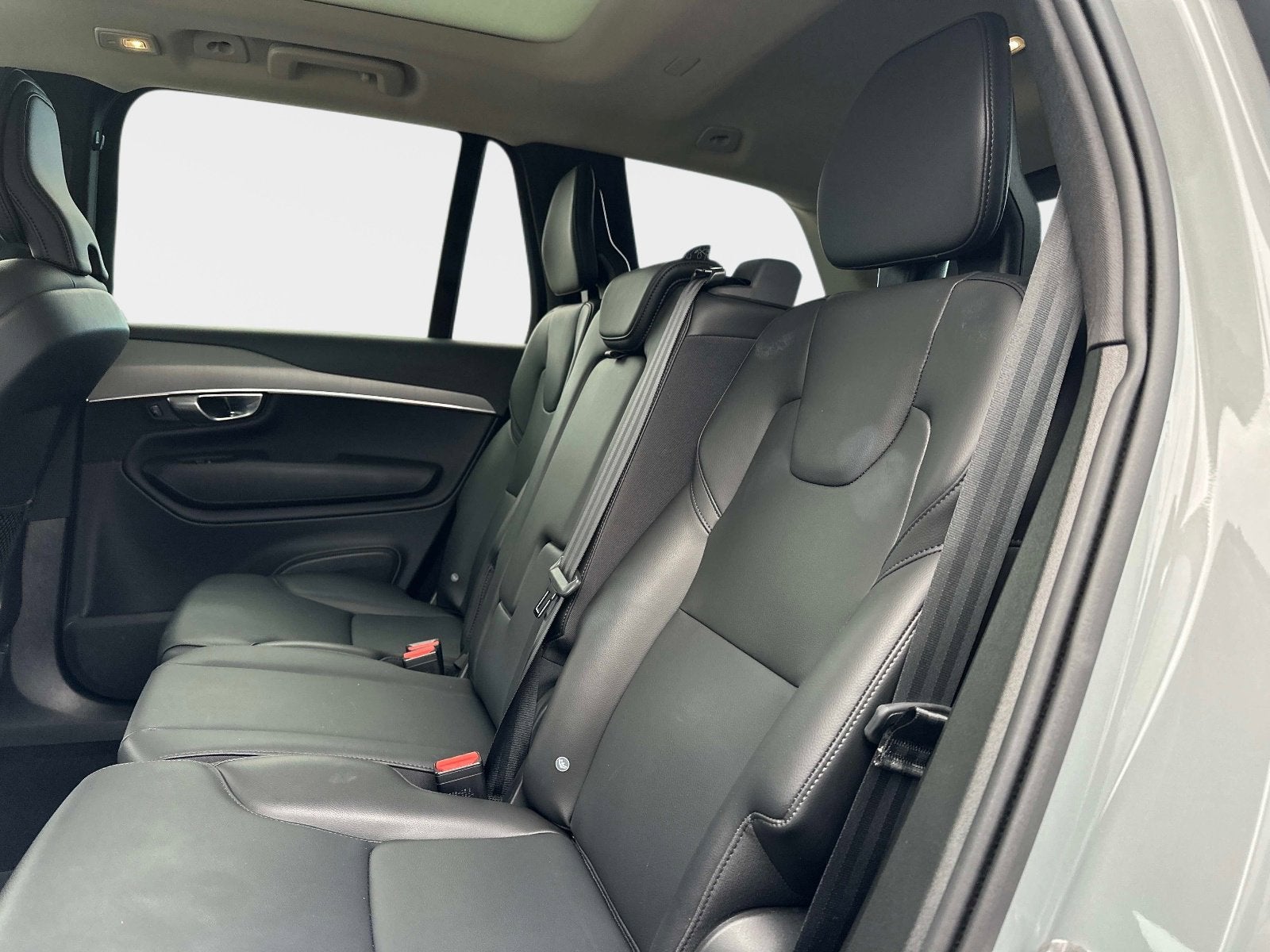 2025 Volvo XC90 Core