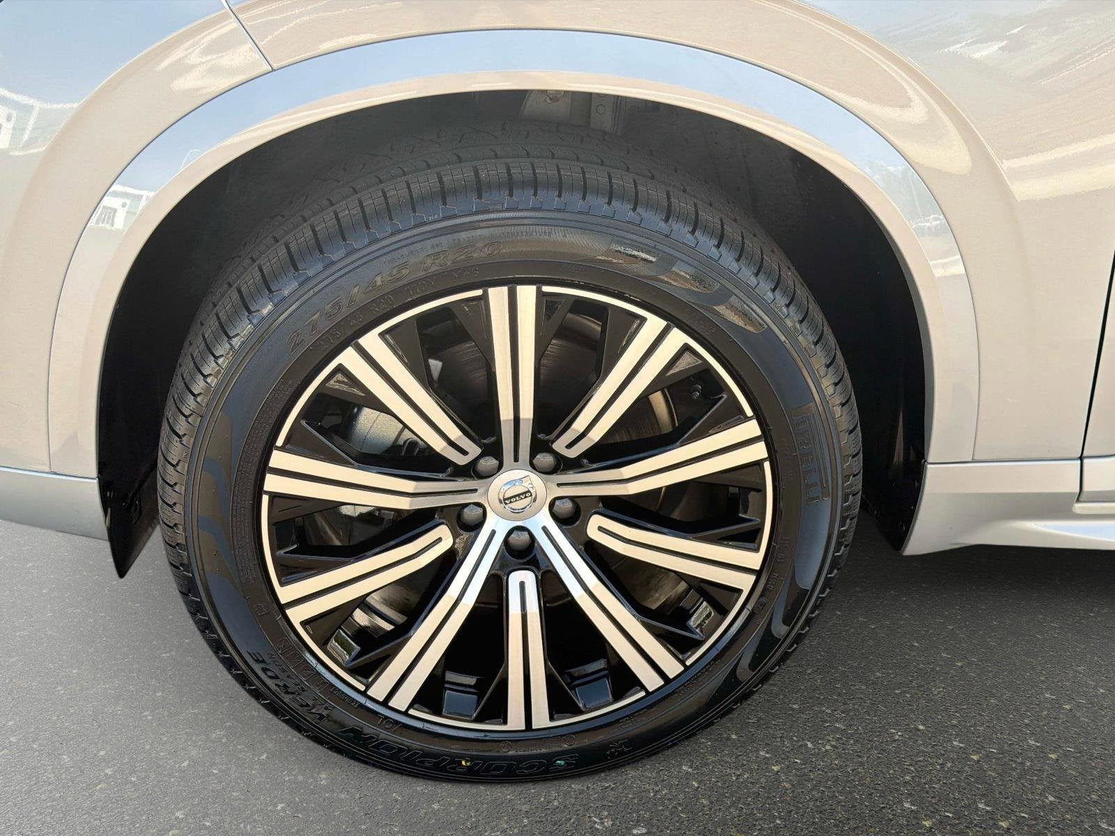 2025 Volvo XC90 Core