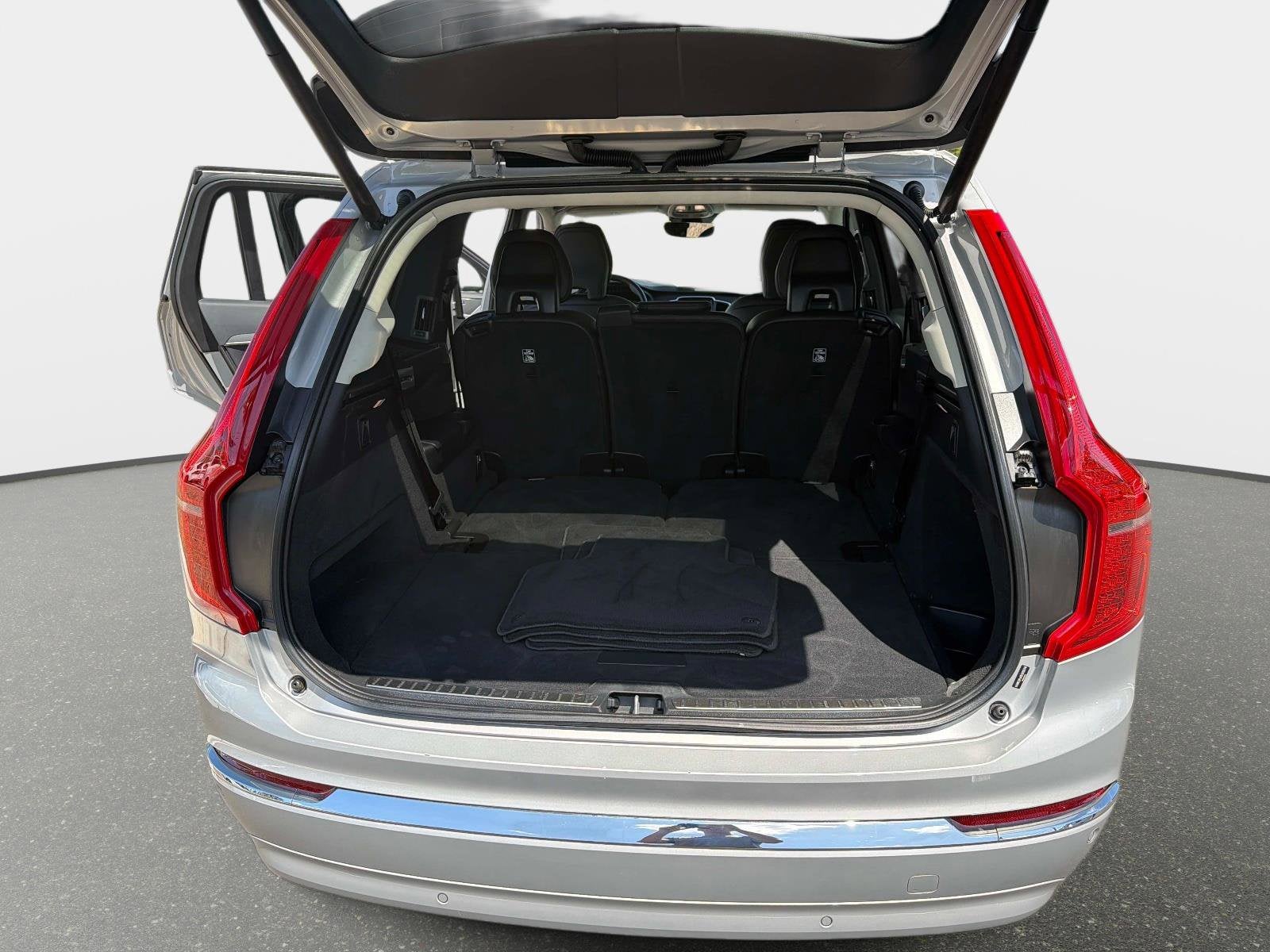 2025 Volvo XC90 Core