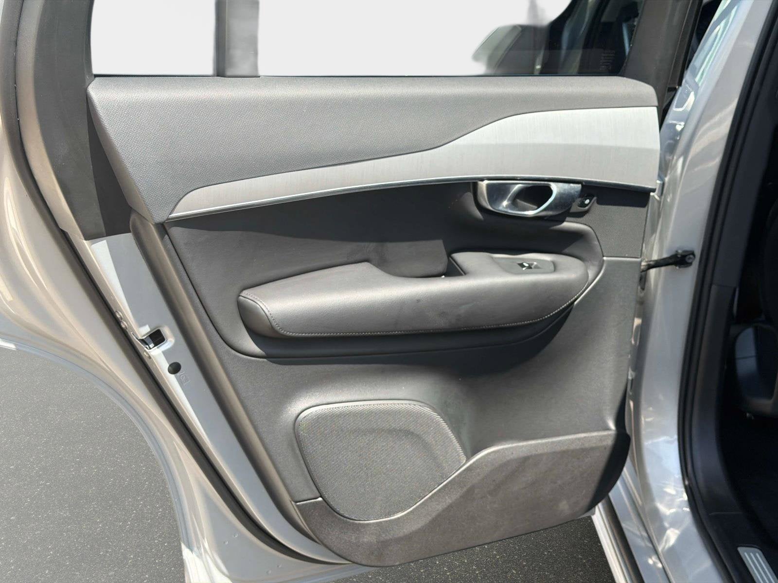 2025 Volvo XC90 Core