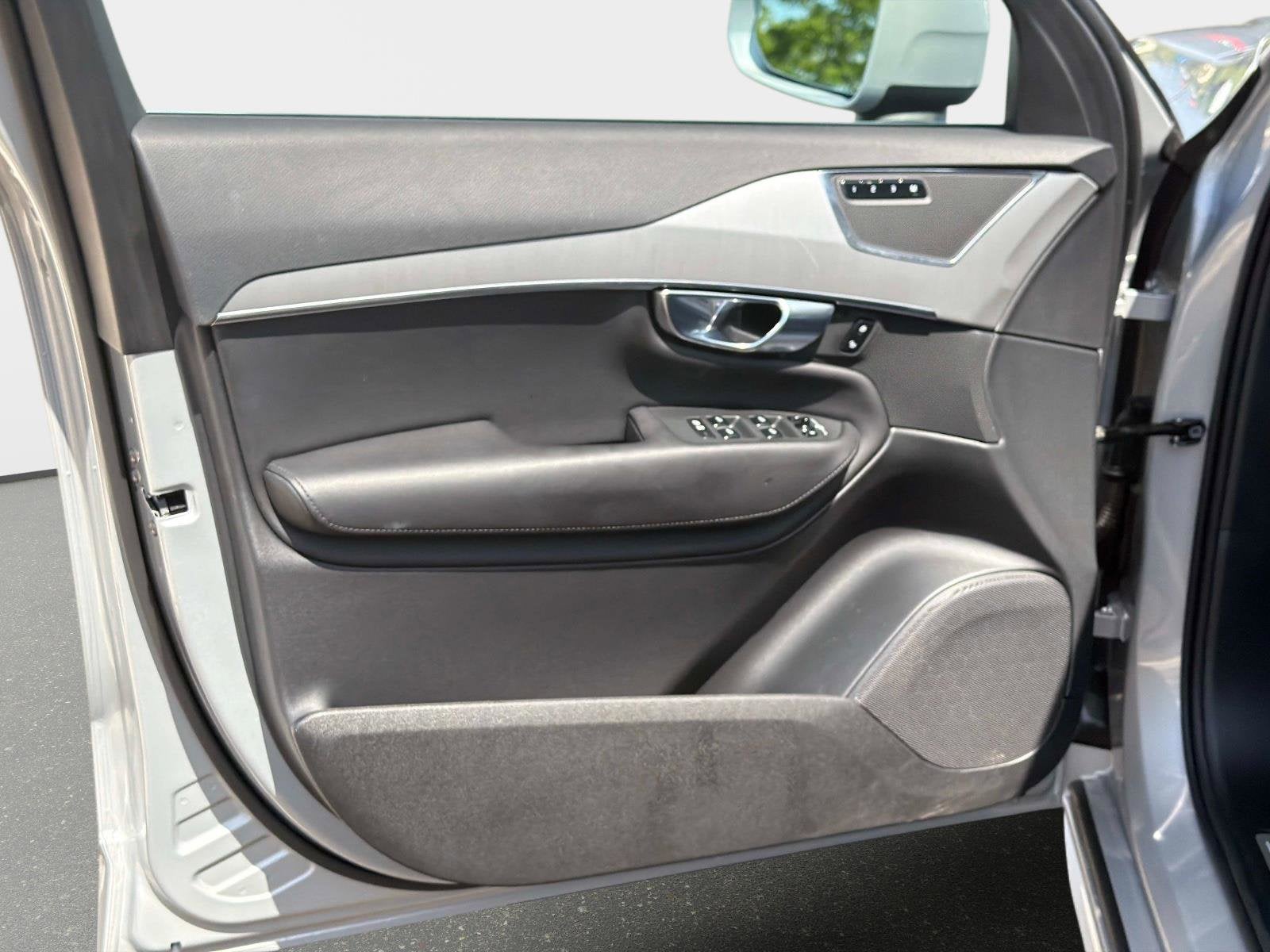 2025 Volvo XC90 Core