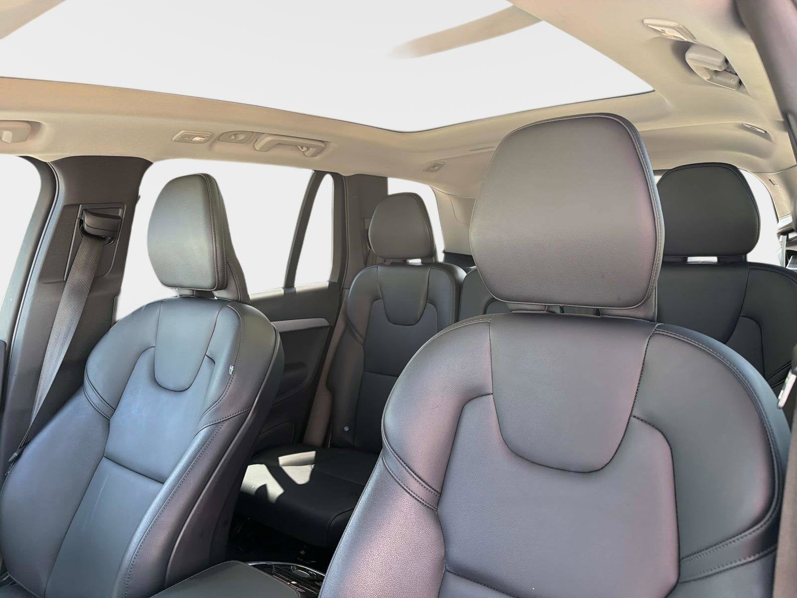 2025 Volvo XC90 Core