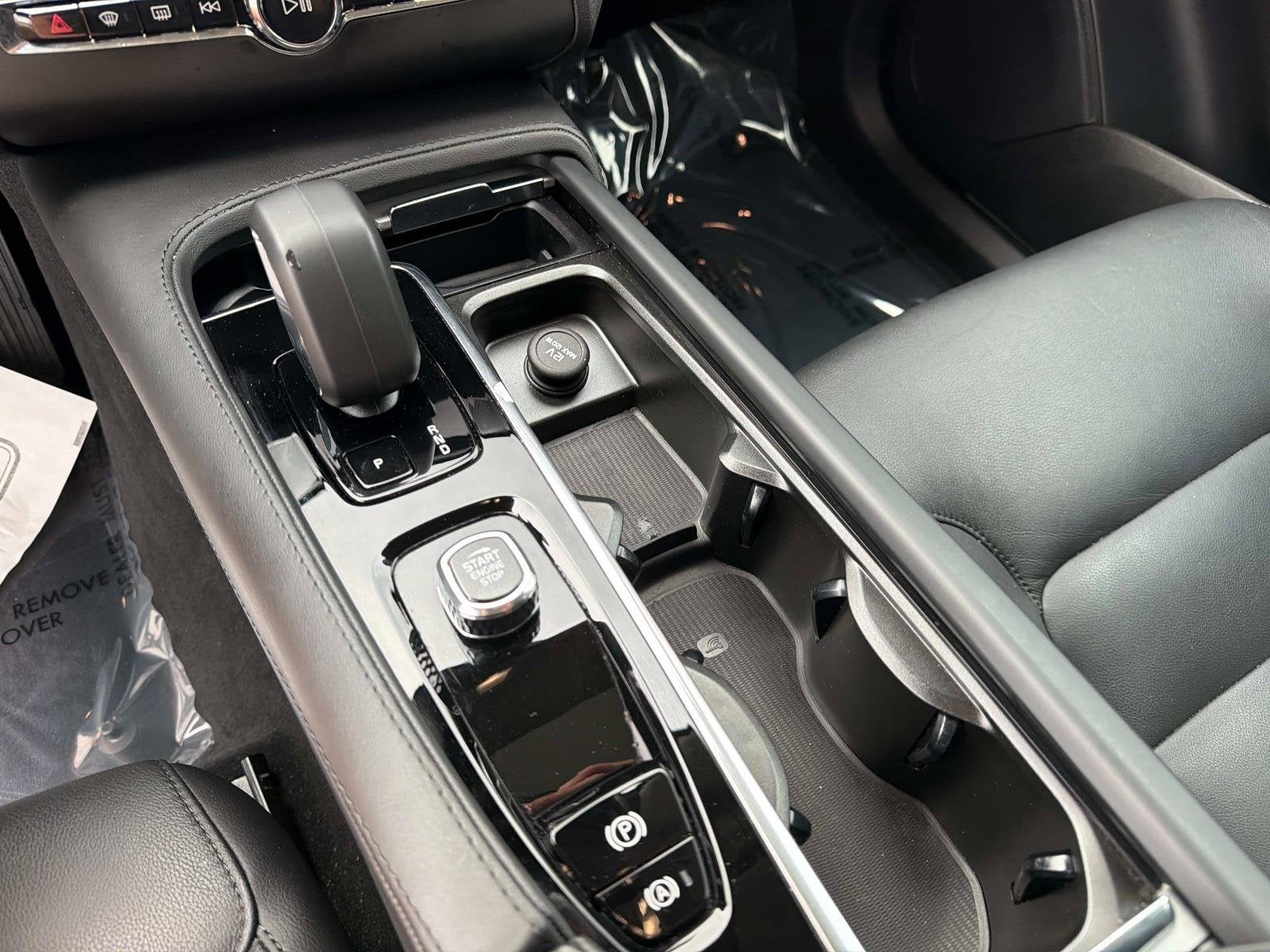 2025 Volvo XC90 Core