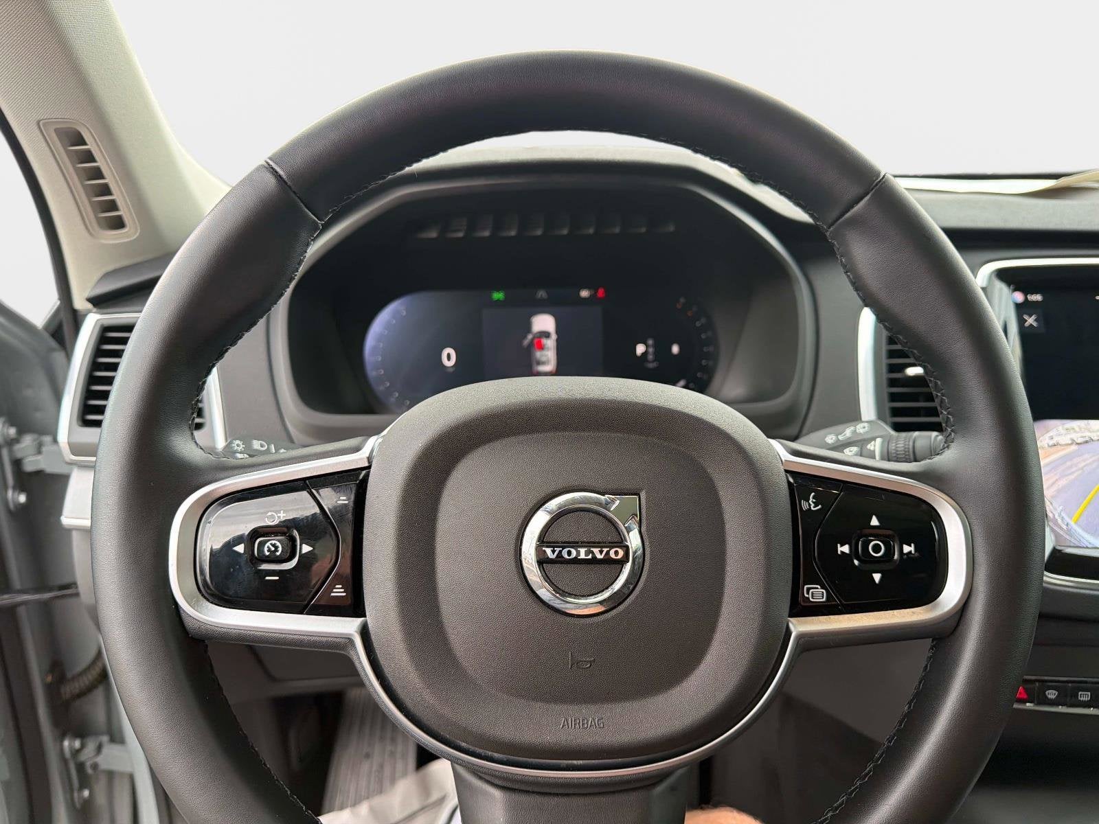 2025 Volvo XC90 Core