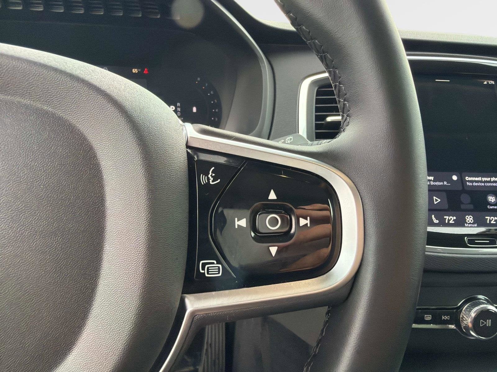 2025 Volvo XC90 Core