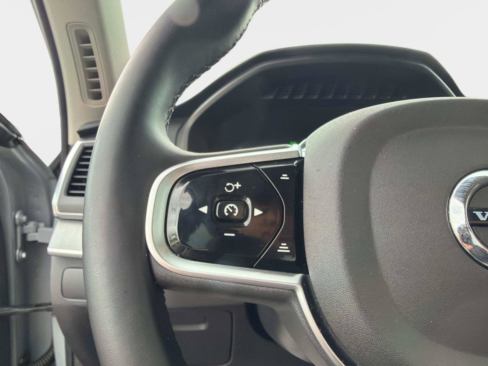 2025 Volvo XC90 Core