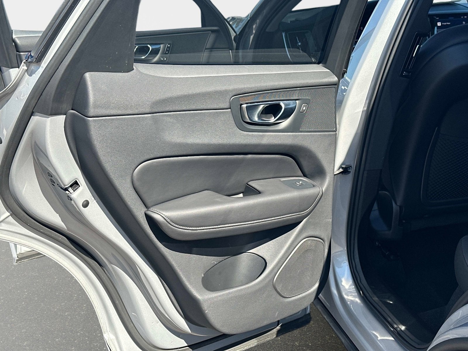 2025 Volvo XC60 Plus