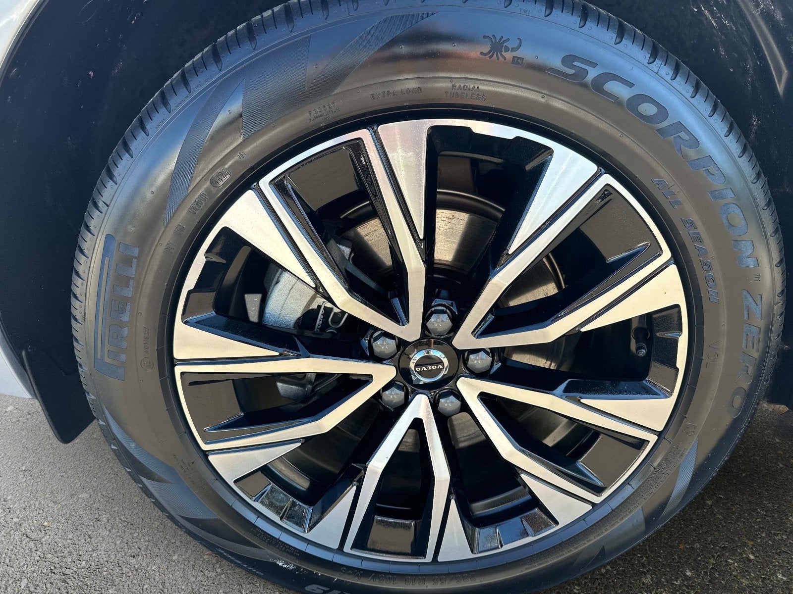 2025 Volvo XC60 Plus