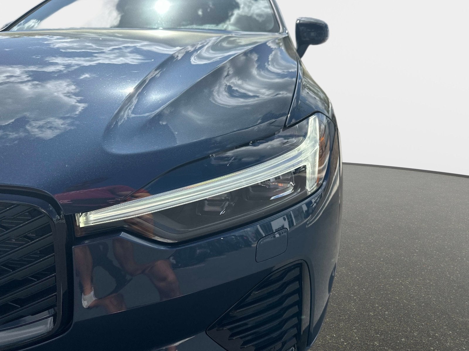 2026 Volvo XC60 Plus