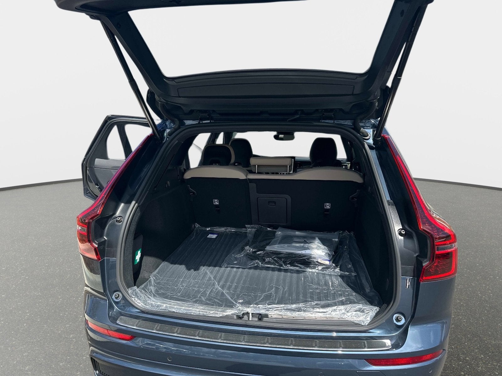 2026 Volvo XC60 Plus