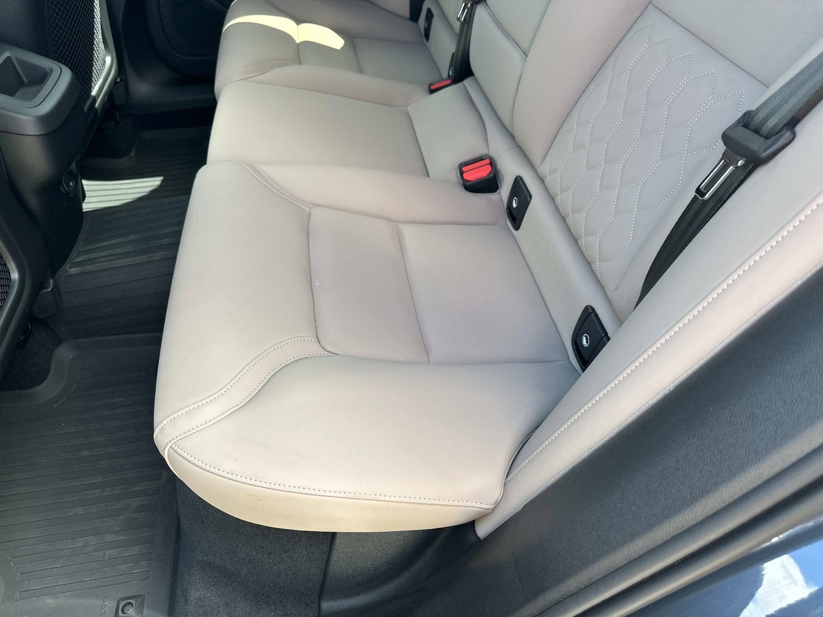 2026 Volvo XC60 Plus