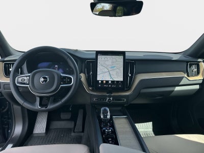 2026 Volvo XC60 Plus