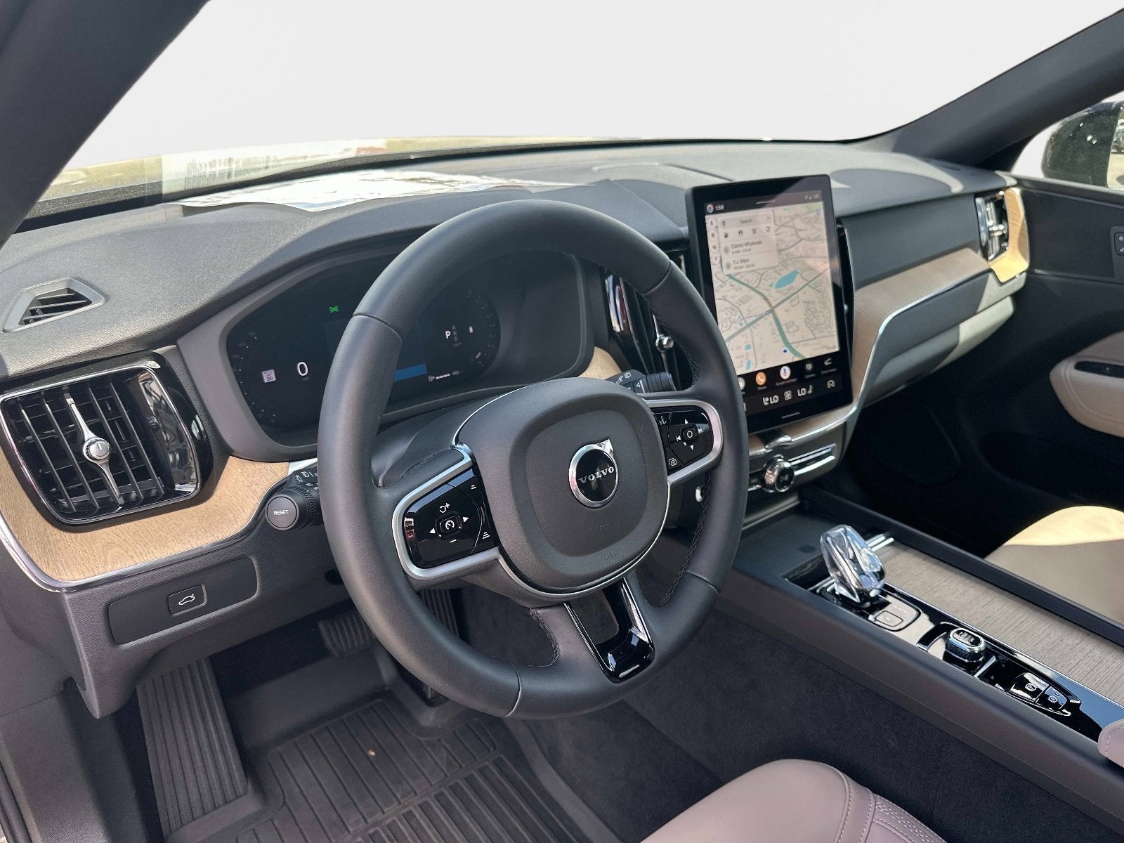 2026 Volvo XC60 Plus