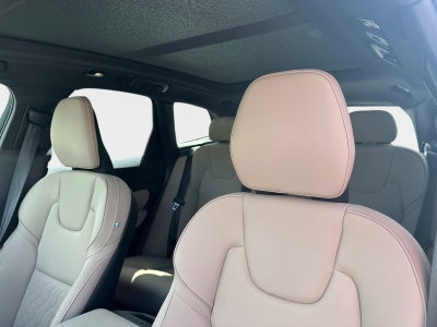 2026 Volvo XC60 Plus