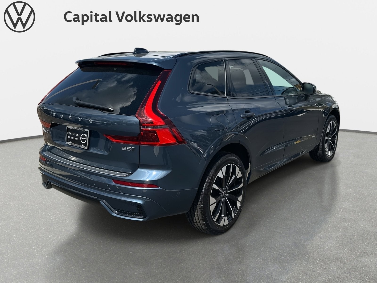 2026 Volvo XC60 Plus