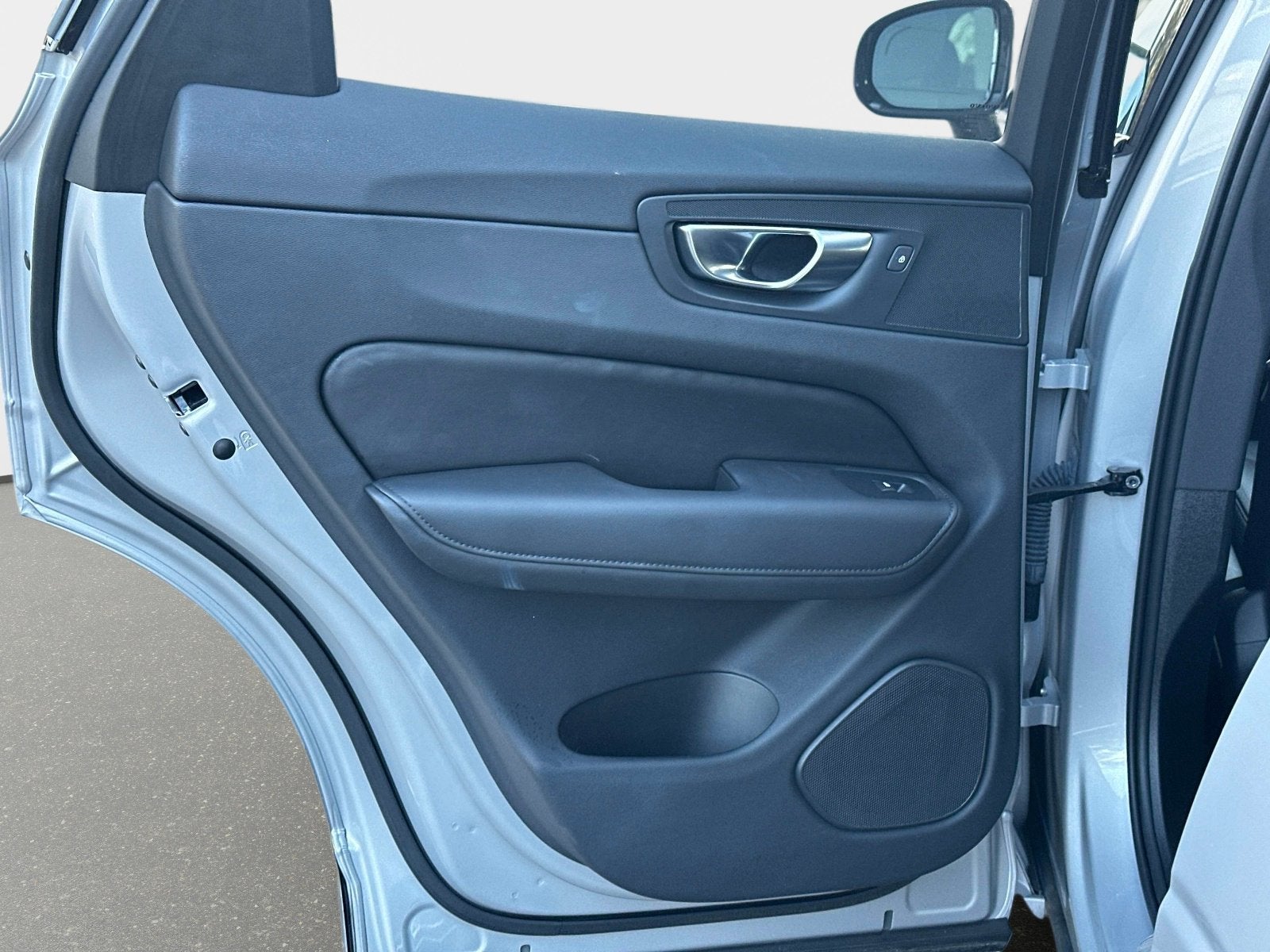 2025 Volvo XC60 Plus