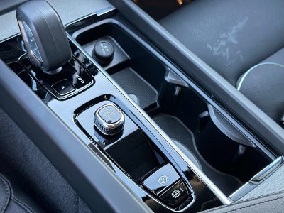 2025 Volvo XC60 Plus