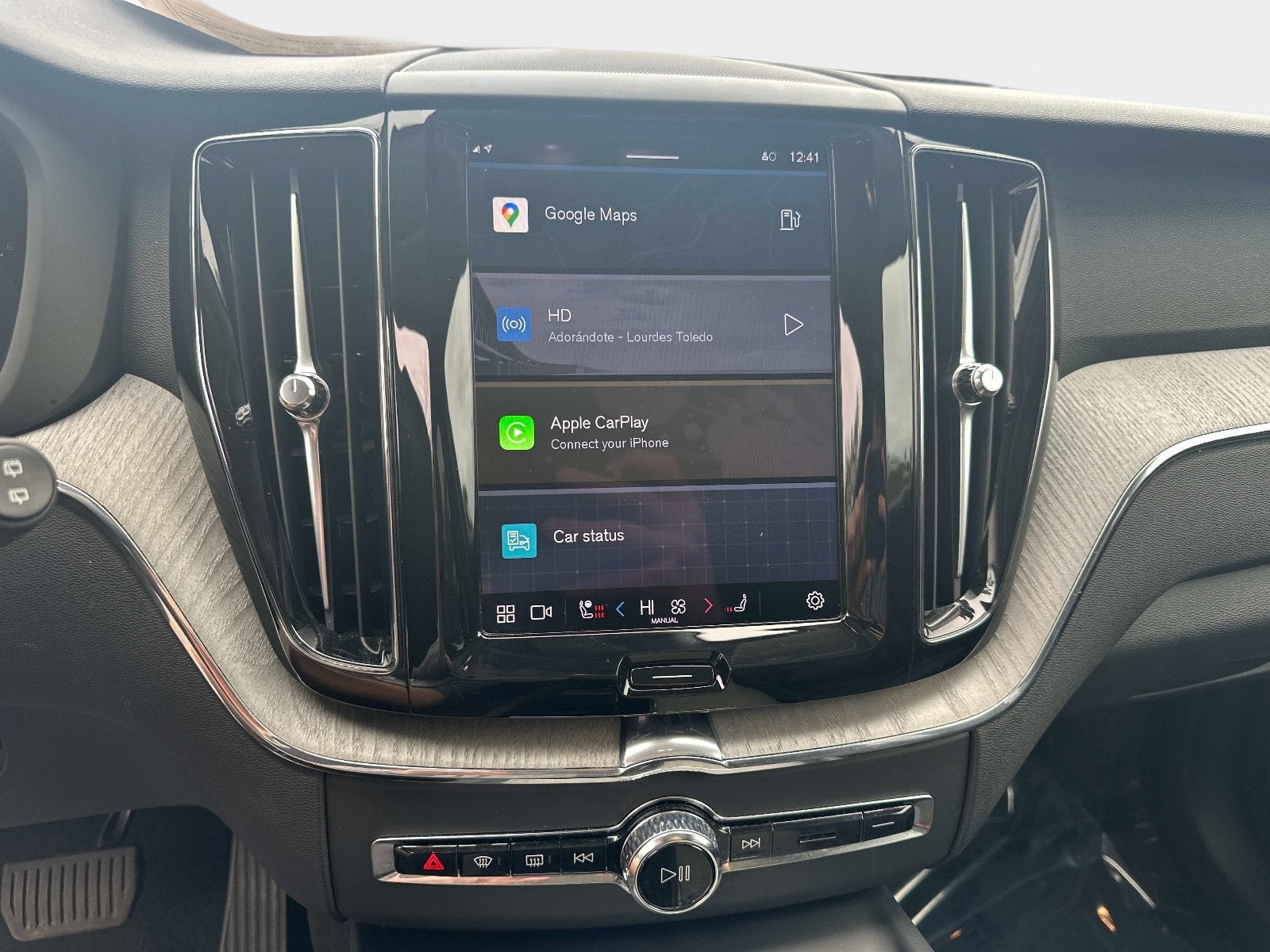 2025 Volvo XC60 Plus