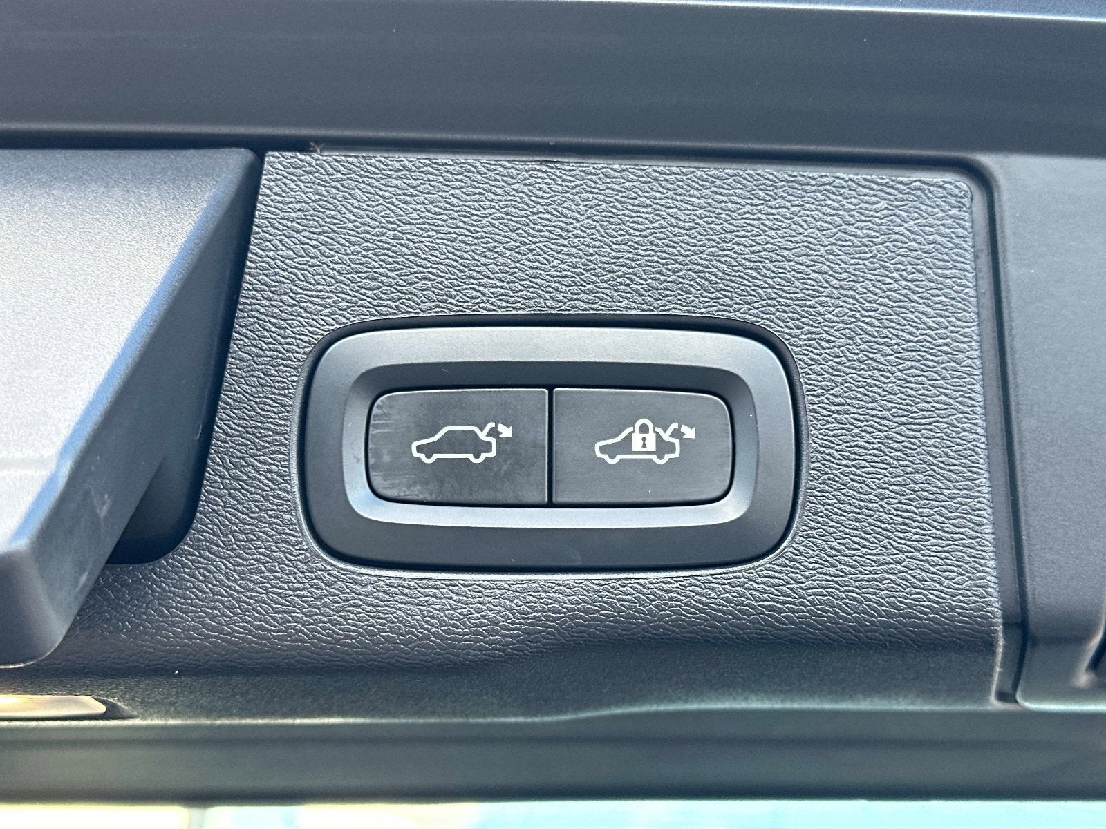 2025 Volvo XC60 Plus