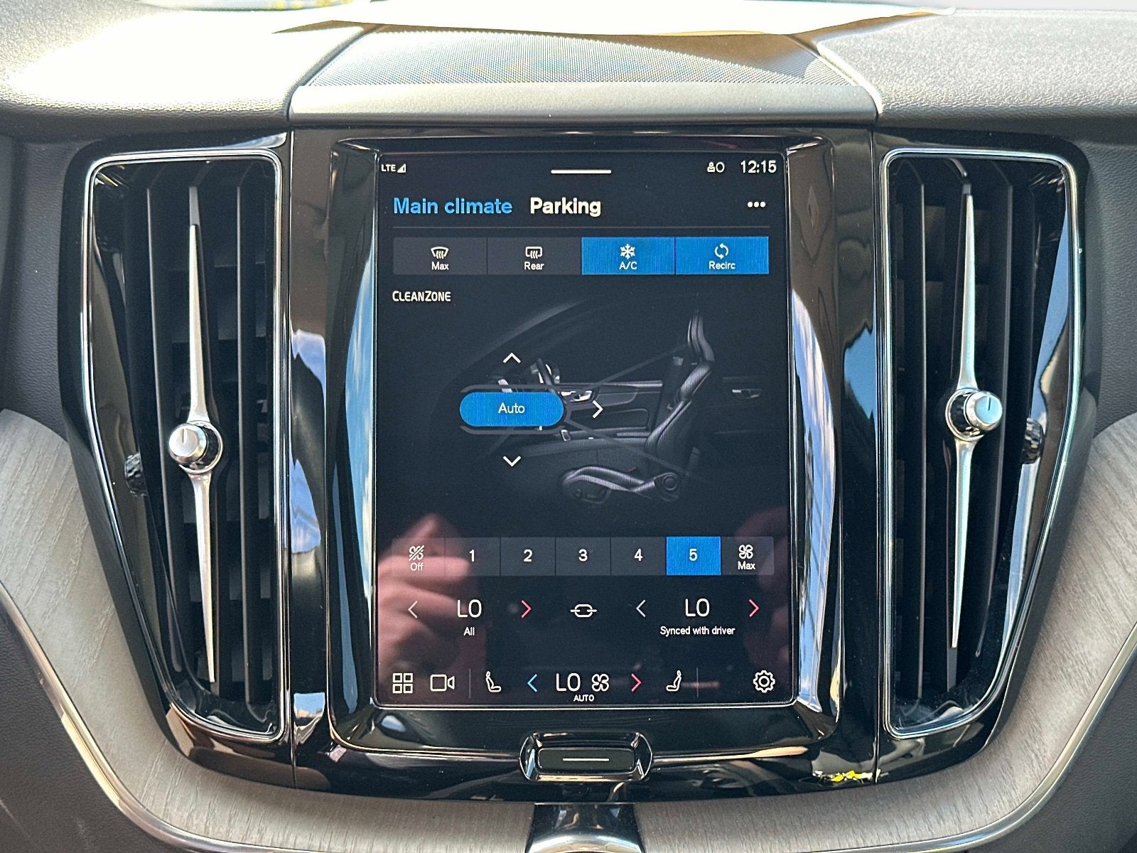 2025 Volvo XC60 Plus