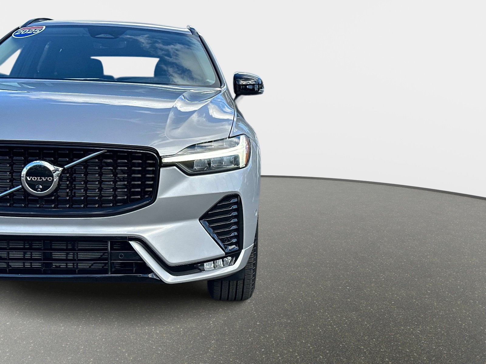2025 Volvo XC60 Plus