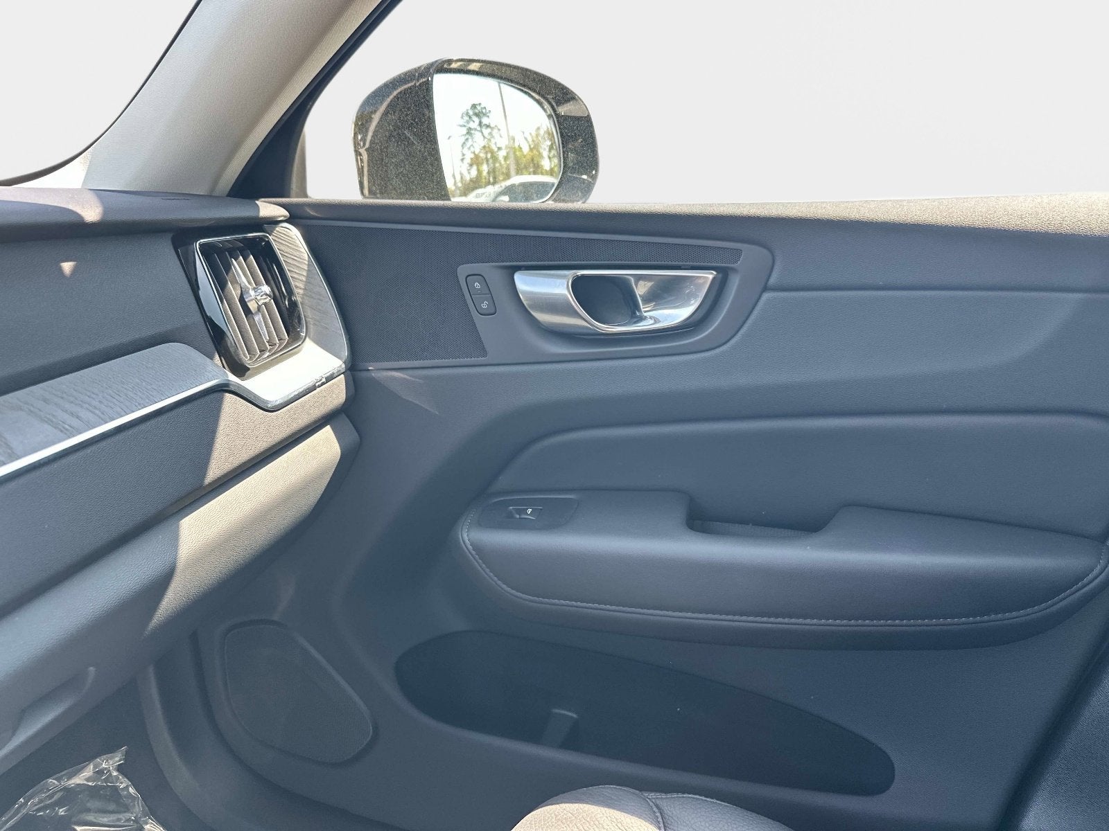 2025 Volvo XC60 Plus