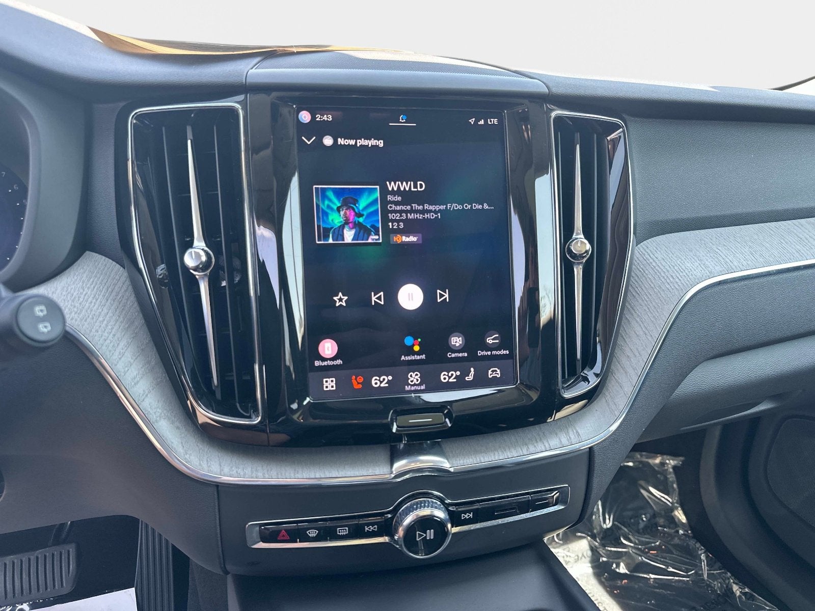 2025 Volvo XC60 Plus