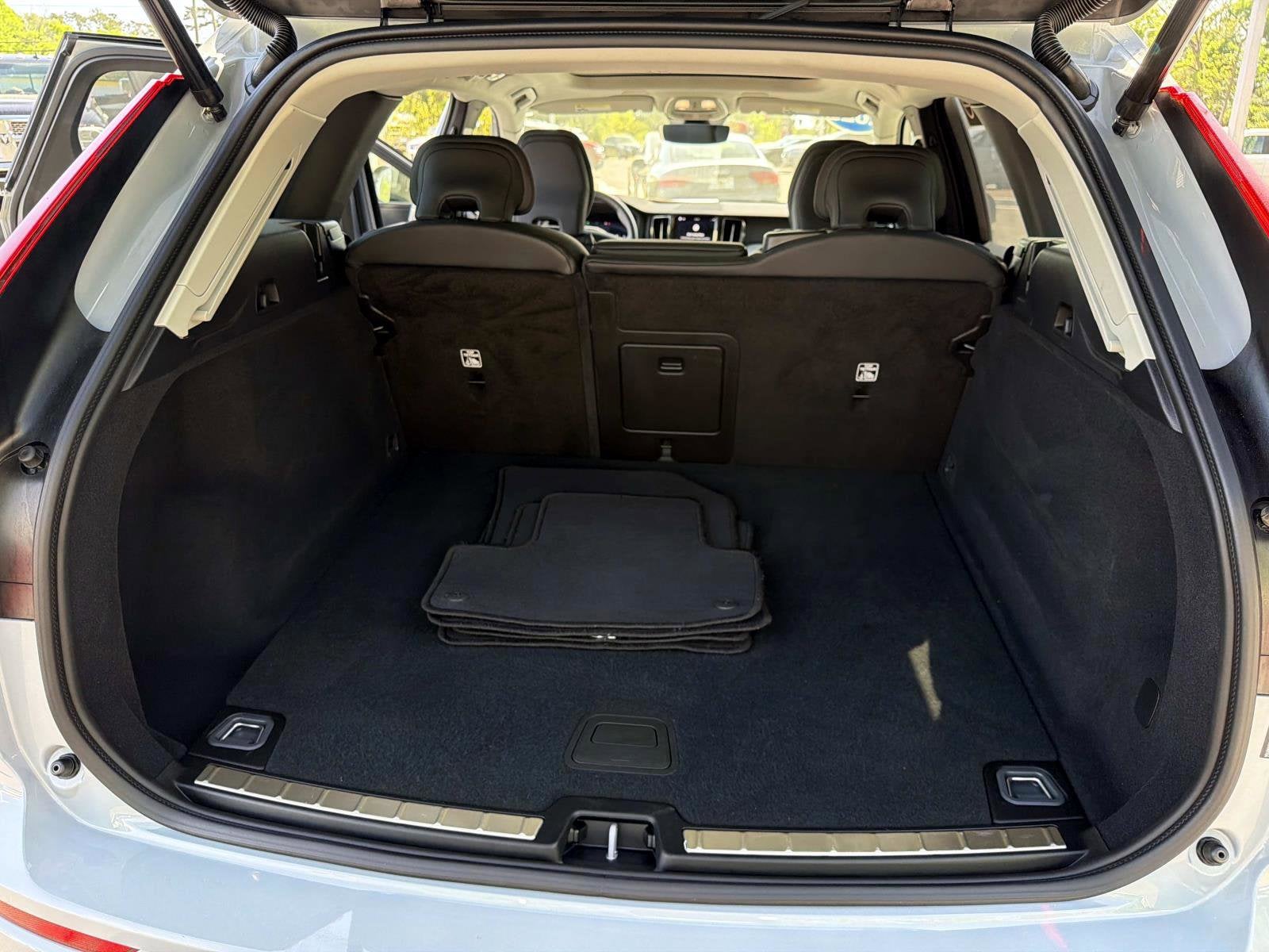 2025 Volvo XC60 Plus