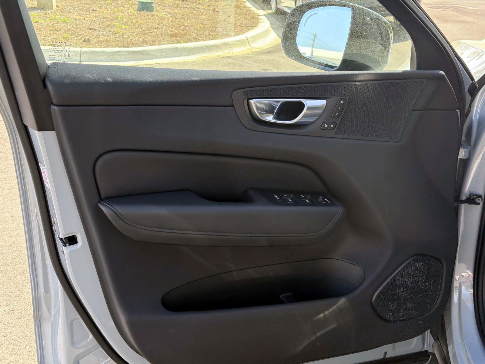 2025 Volvo XC60 Plus