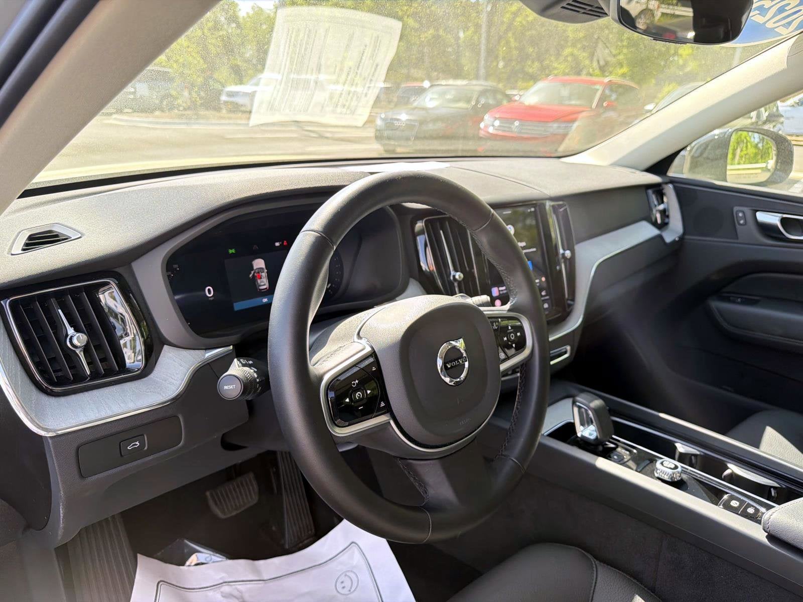 2025 Volvo XC60 Plus