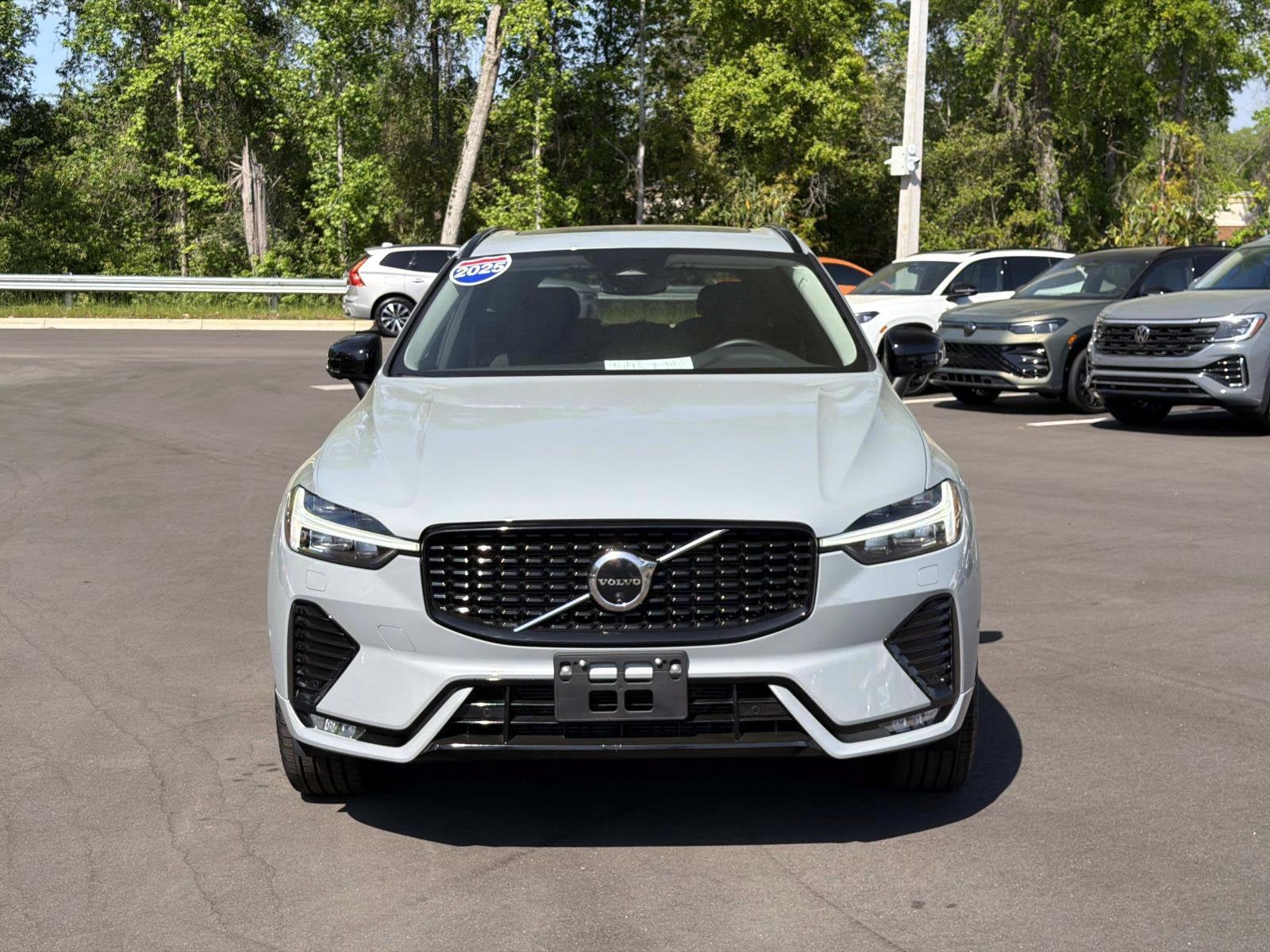 2025 Volvo XC60 Plus
