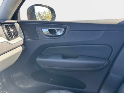 2025 Volvo XC60 Plus