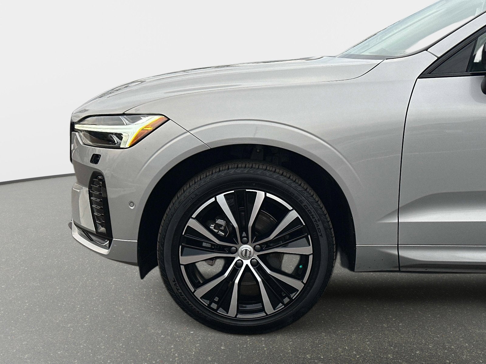 2025 Volvo XC60 Plus