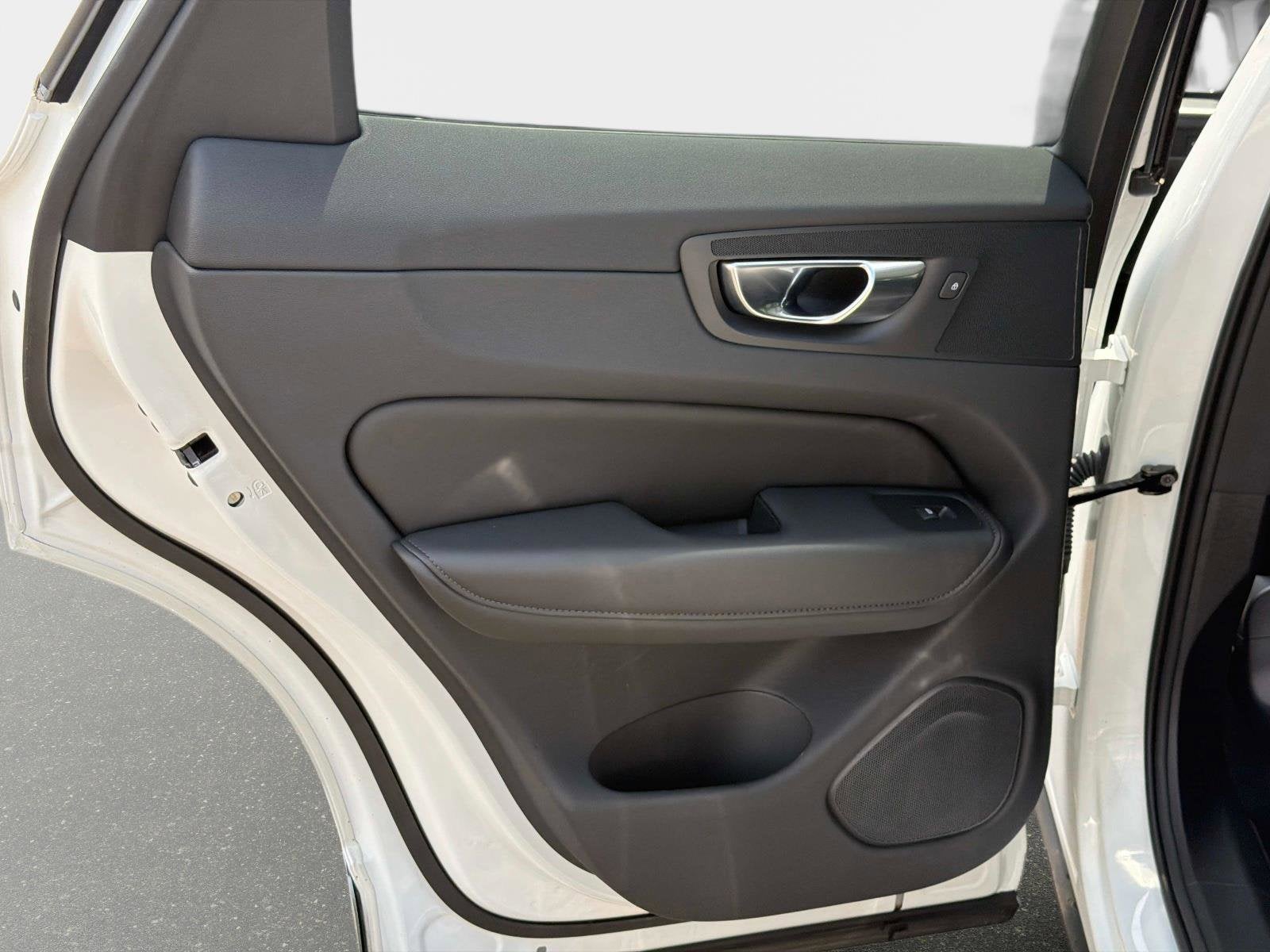 2025 Volvo XC60 Core