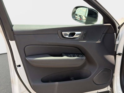 2025 Volvo XC60 Core