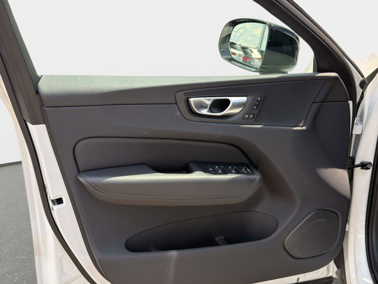 2025 Volvo XC60 Core
