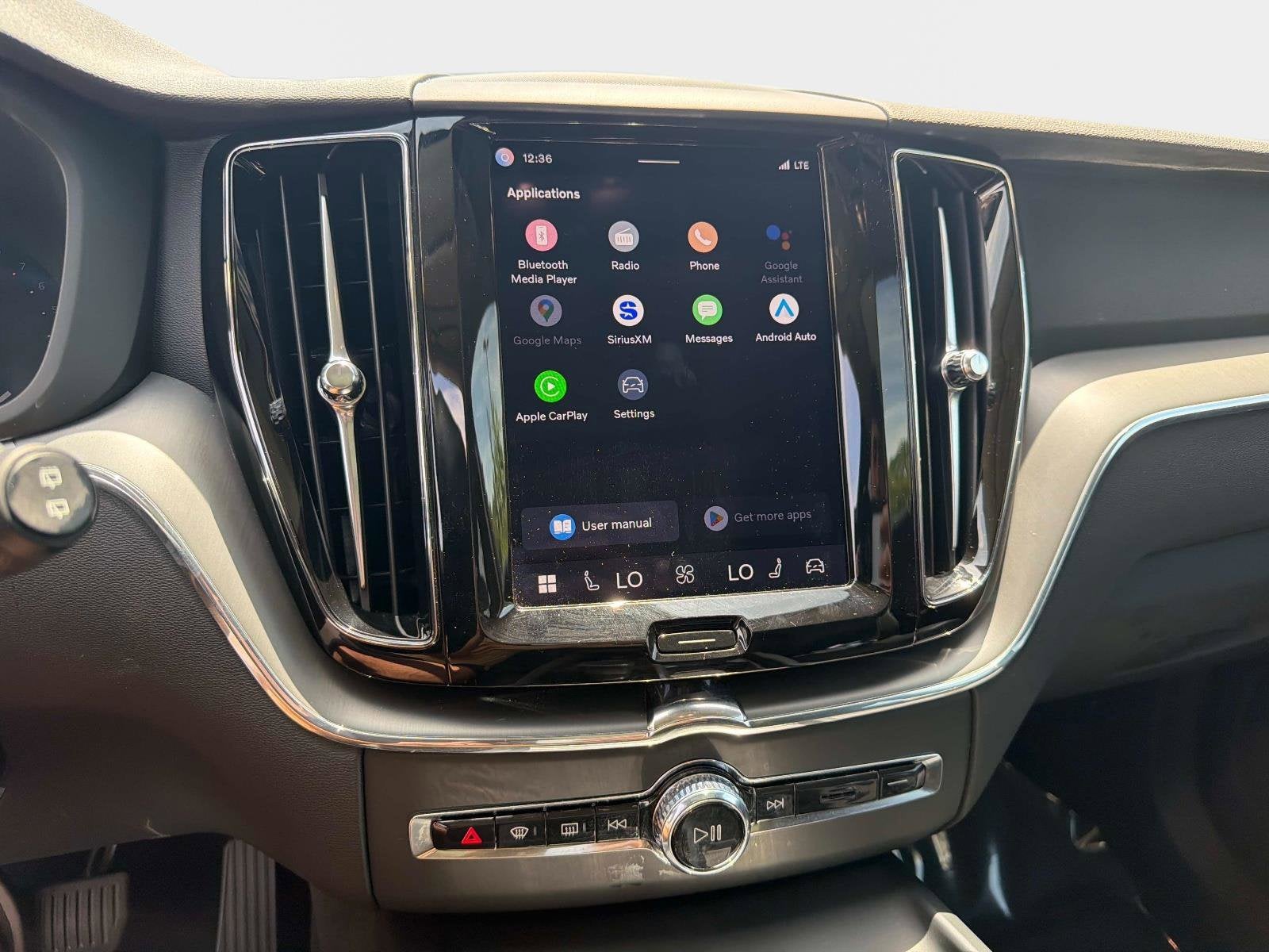 2025 Volvo XC60 Core