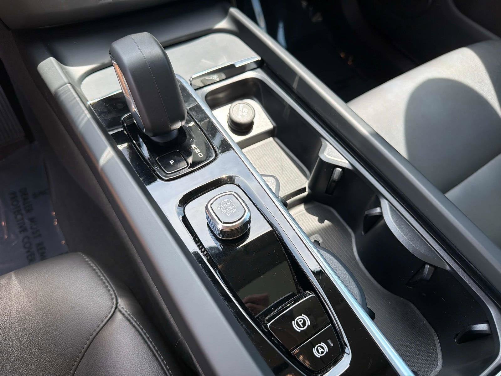 2025 Volvo XC60 Core