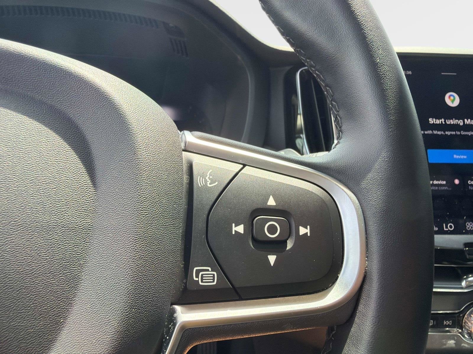 2025 Volvo XC60 Core