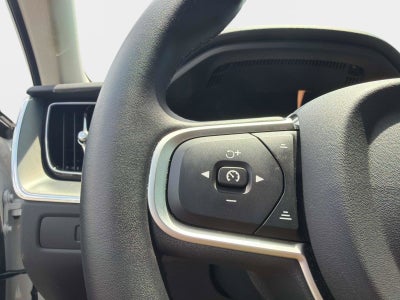 2025 Volvo XC60 Core