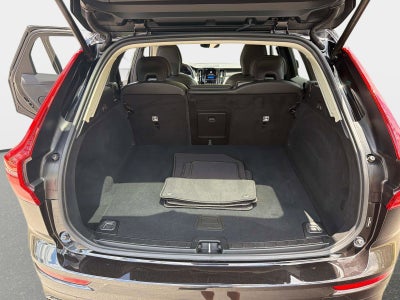 2025 Volvo XC60 Core