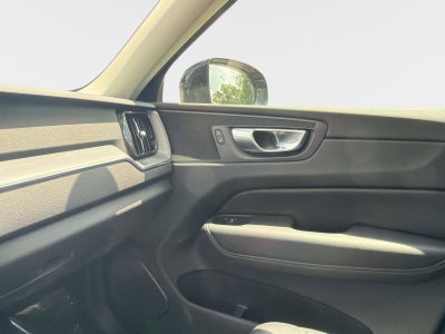 2025 Volvo XC60 Core