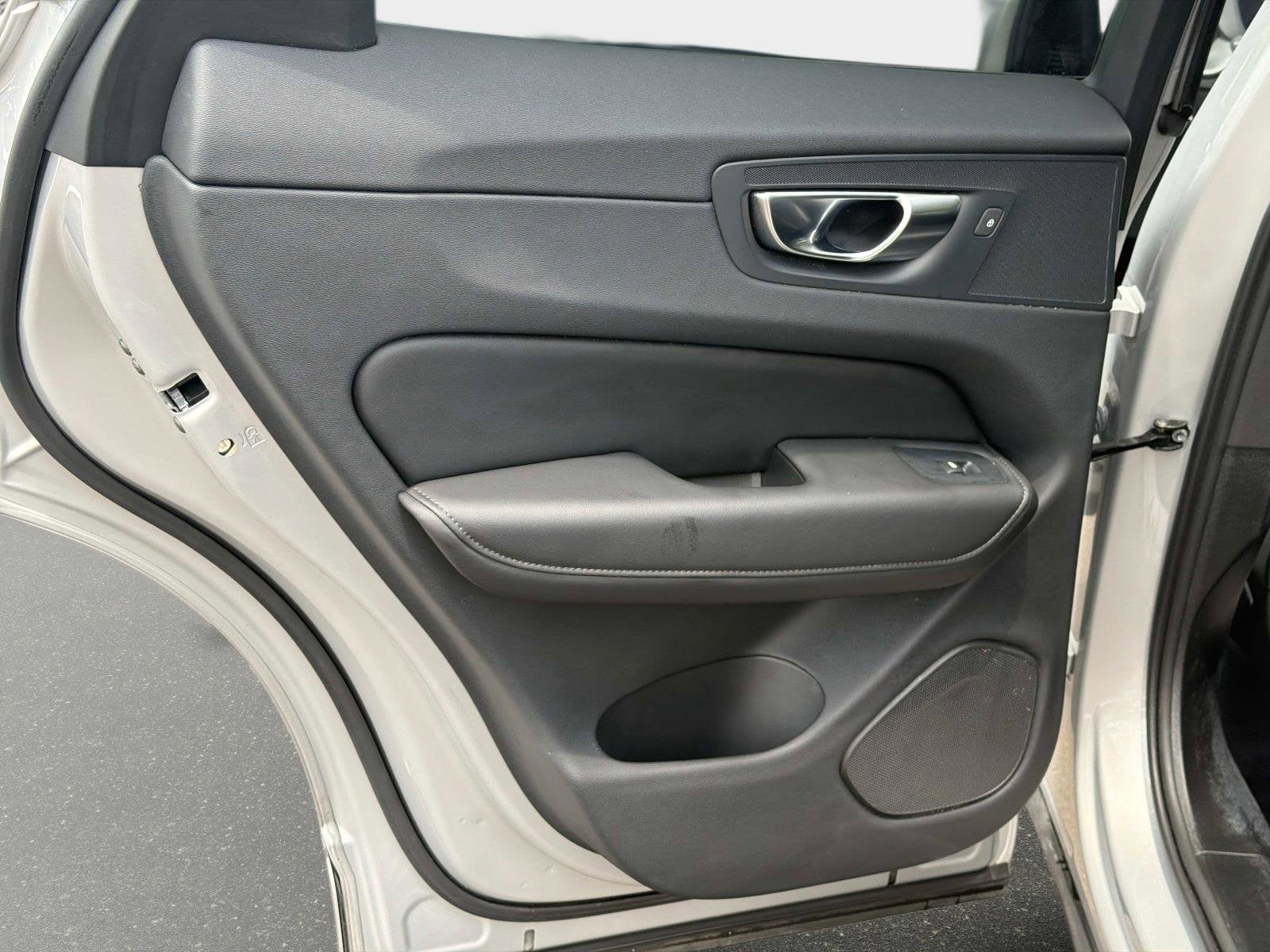 2025 Volvo XC60 Core