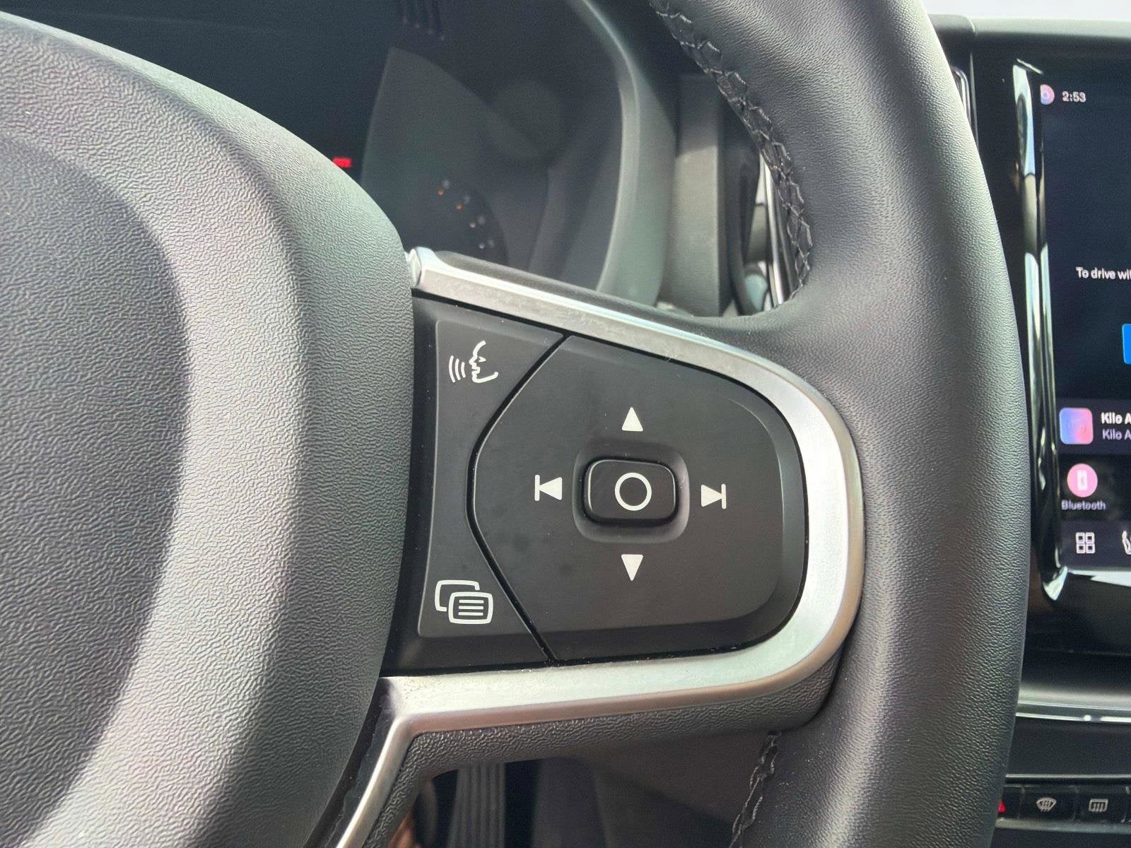2025 Volvo XC60 Core