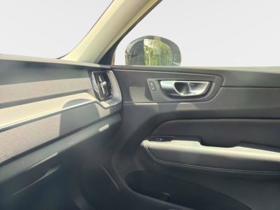 2025 Volvo XC60 Core