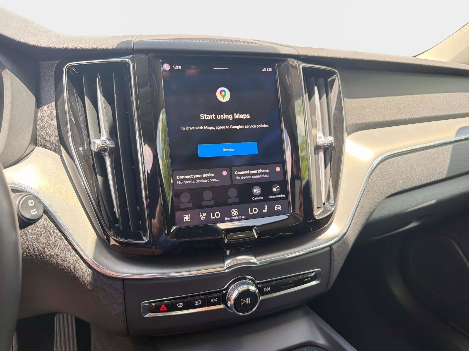 2025 Volvo XC60 Core