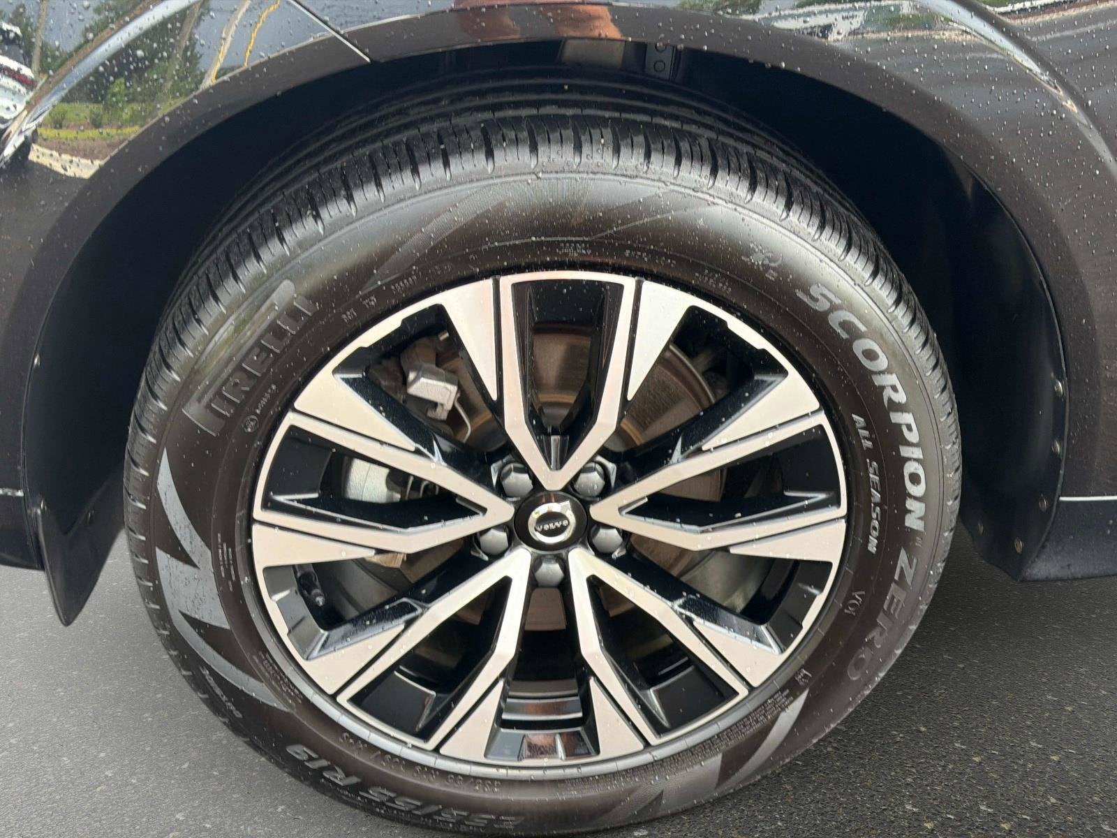 2025 Volvo XC60 Core