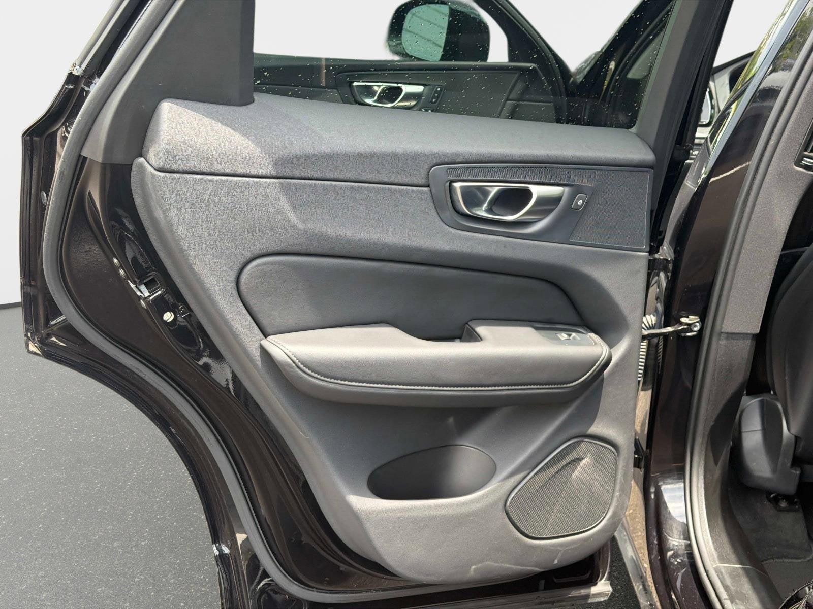 2025 Volvo XC60 Core