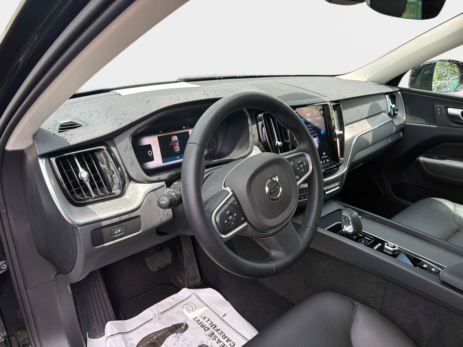 2025 Volvo XC60 Core