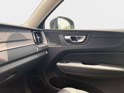 2025 Volvo XC60 Core